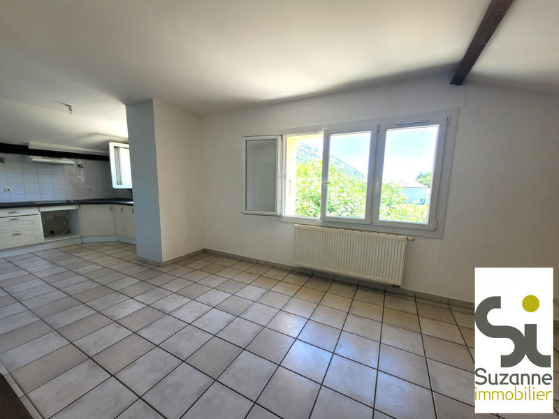 Appartement - 93 m² - 4 pièces