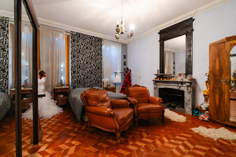 Maison - 349 m² - 12 pièces