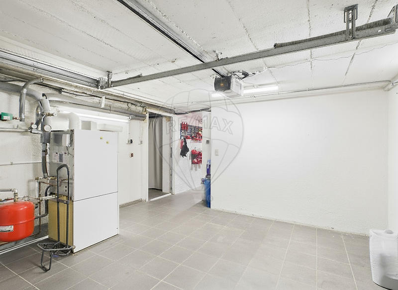 Maison jumelée - 180 m² - 7 pièces