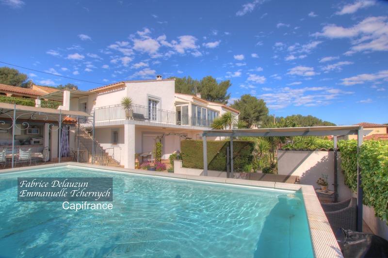 Villa - 230 m² - 8 pièces