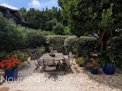 Maison - 262 m² - 7 pièces