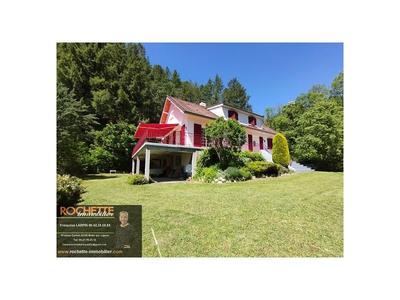 Maison traditionnelle - 128 m² - 7 pièces