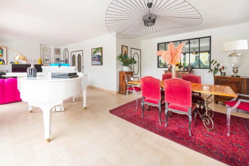 Maison - 200 m² - 8 pièces