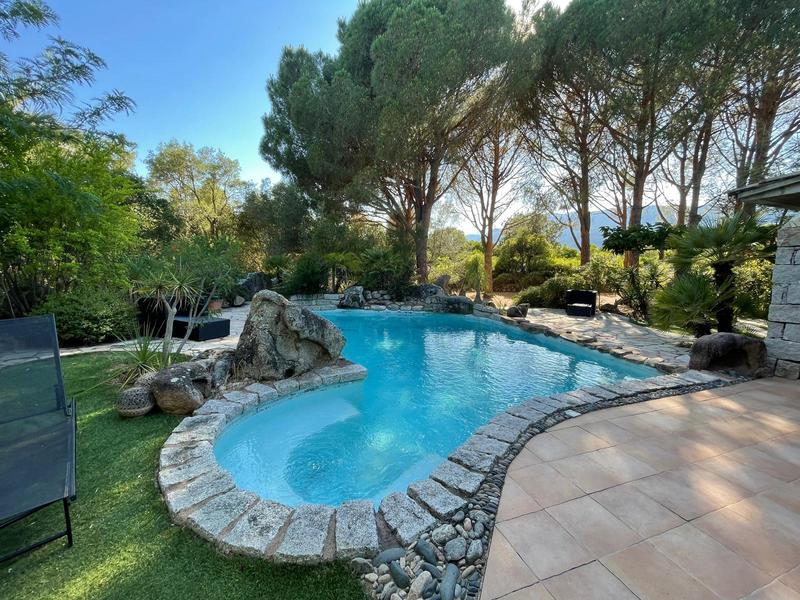 Villa - 127 m² - 10 pièces