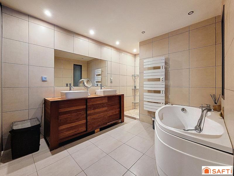 Appartement - 113 m² - 5 pièces