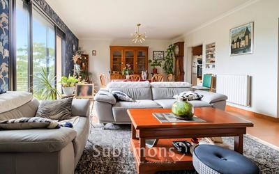 Maison traditionnelle - 157 m² - 6 pièces