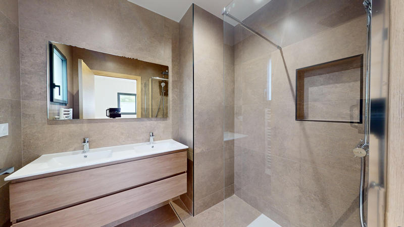 Maison - 201 m² - 5 pièces