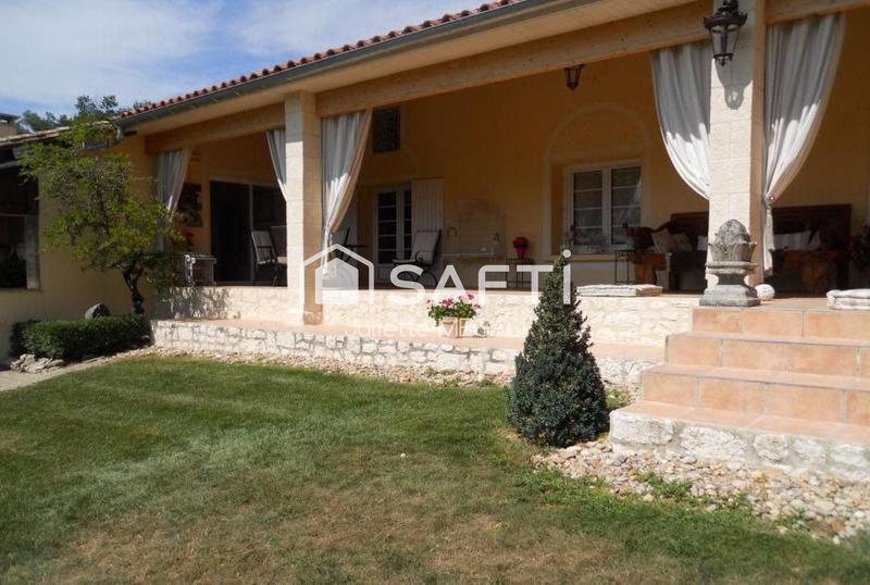 Maison - 296 m² - 11 pièces