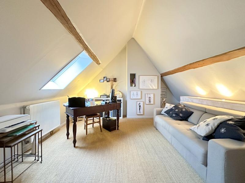 Maison - 335 m² - 8 pièces