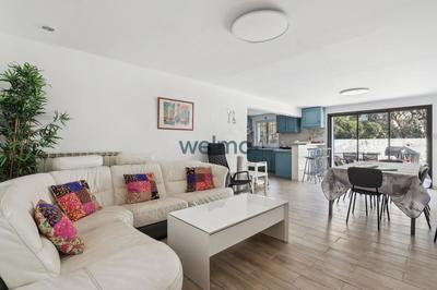 Maison - 260 m² - 10 pièces