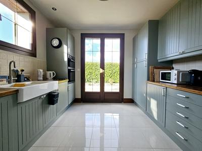 Maison traditionnelle - 135 m² - 7 pièces