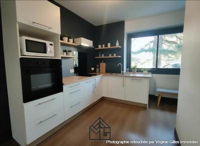 Maison - 111 m² - 4 pièces