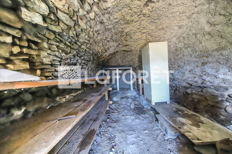 Maison - 170 m² - 2 pièces