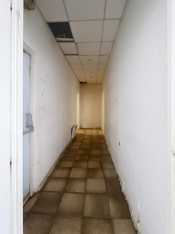 Local commercial - 248 m² - 7 pièces