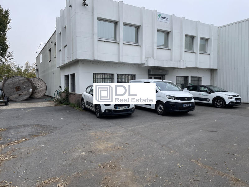 Entrepôt - 1 280 m²