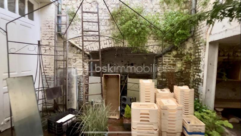 Local commercial - 150 m² - 6 pièces