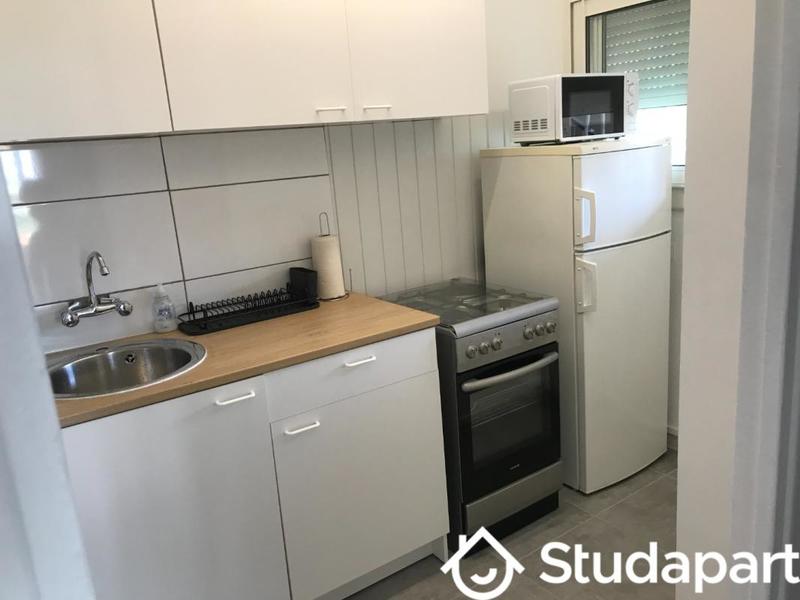 Chambre - 9 m² - 1 pièce