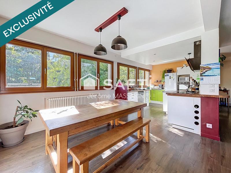 Maison - 205 m² - 8 pièces