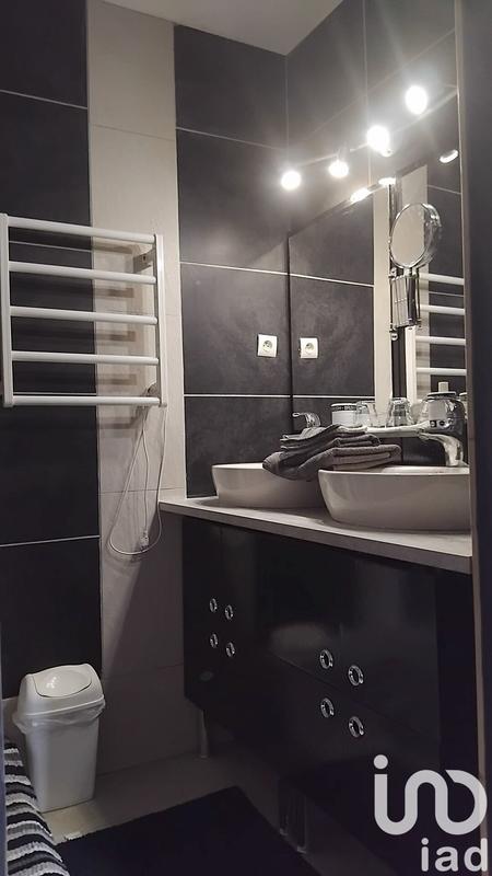 Maison - 197 m² - 9 pièces