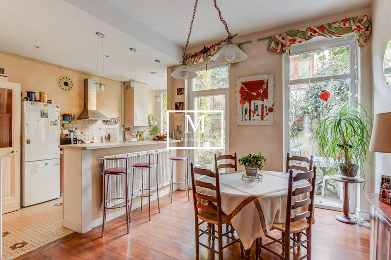 Maison - 215 m² - 6 pièces