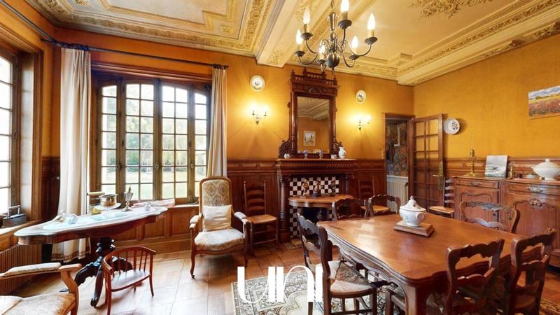 Maison - 208 m² - 8 pièces