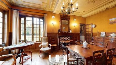 Maison - 208 m² - 8 pièces