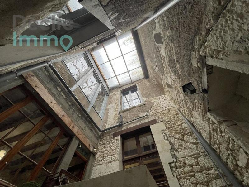 Maison - 270 m² - 8 pièces