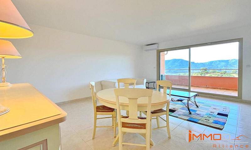 Appartement - 80 m² - 3 pièces