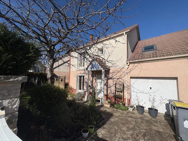 Maison - 110 m² - 6 pièces