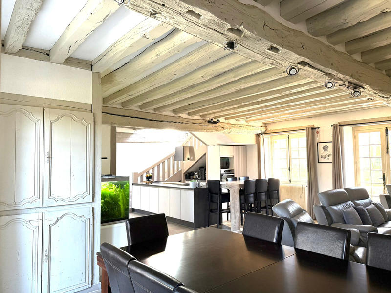 Propriété - 600 m² - 23 pièces