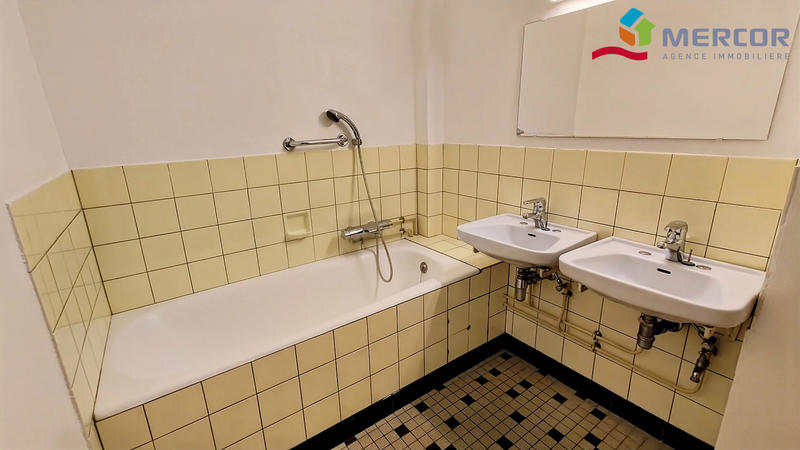 Appartement - 95 m² - 5 pièces