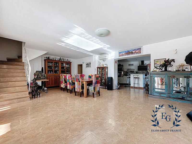 Maison - 170 m² - 5 pièces