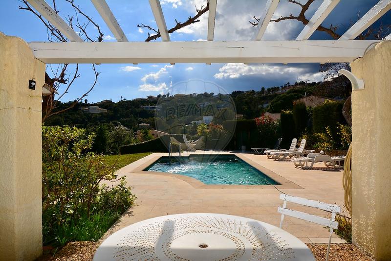 Maison d'architecte - 235 m² - 10 pièces