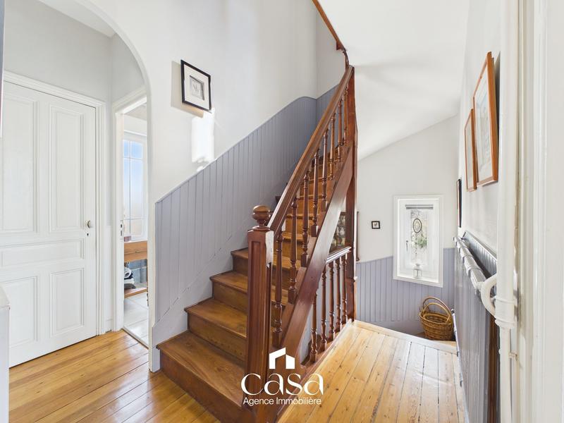 Maison - 160 m² - 8 pièces