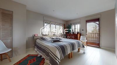 Maison - 330 m² - 7 pièces