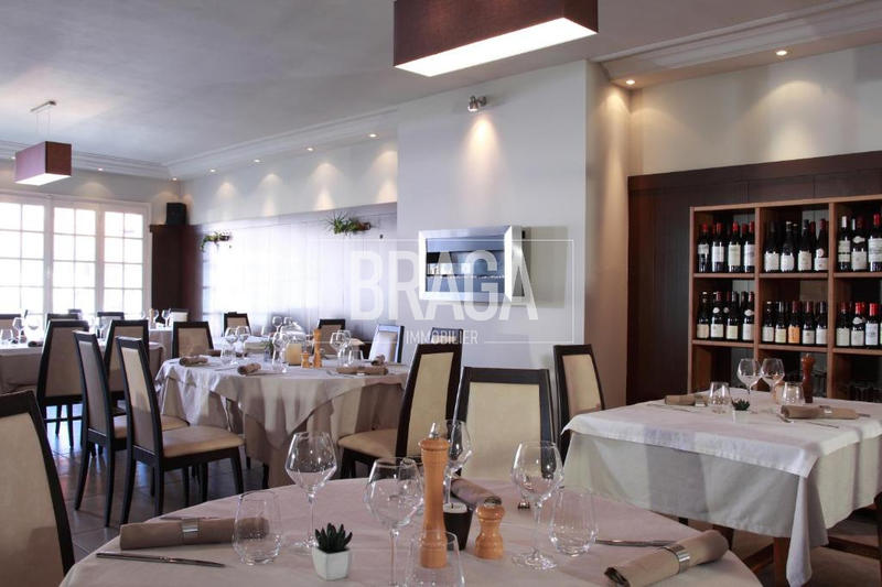 Maison - 863 m² - 1 pièce