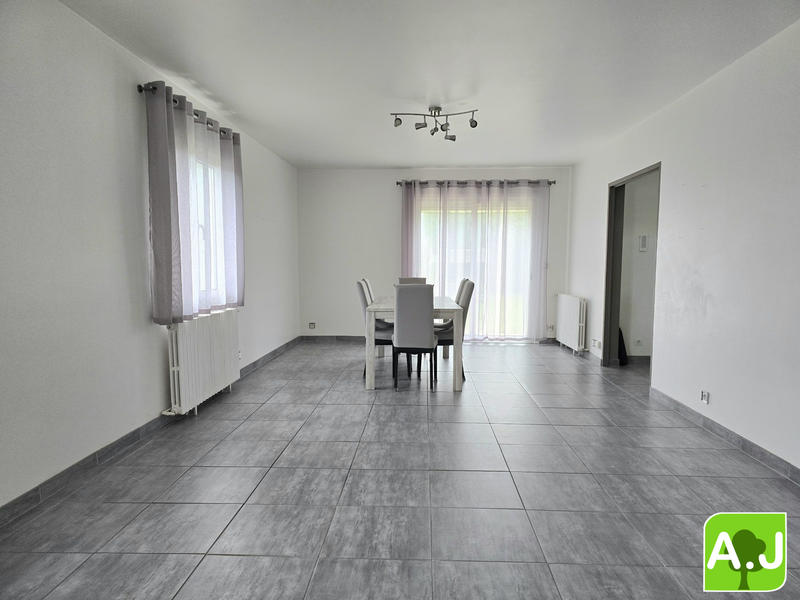 Maison traditionnelle - 125 m² - 6 pièces