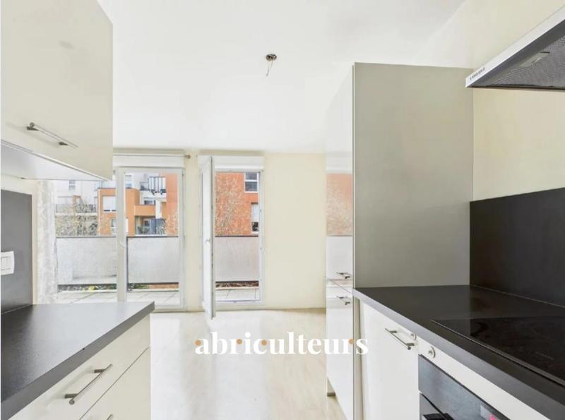 Appartement ancien - 75 m² - 4 pièces