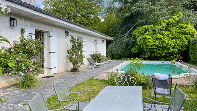 Maison - 210 m² - 8 pièces