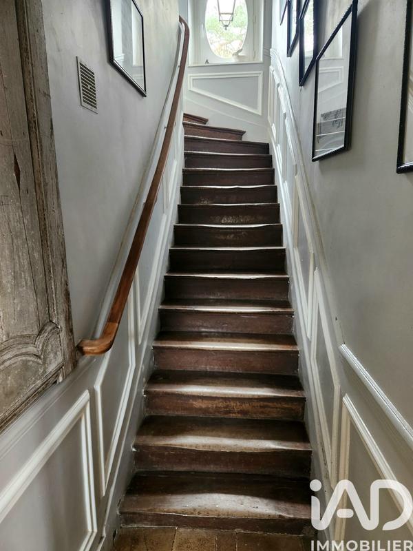 Maison - 280 m² - 9 pièces