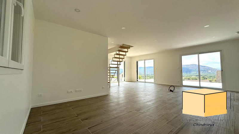 Maison - 95 m² - 5 pièces