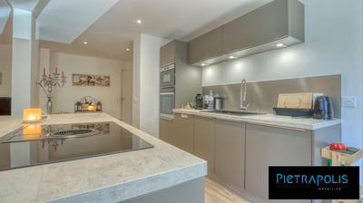 Appartement - 82 m² - 3 pièces