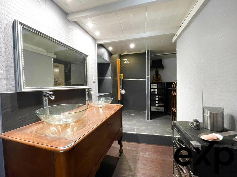 Maison - 198 m² - 8 pièces