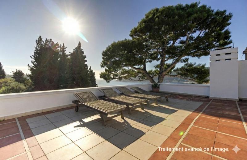 Villa - 594 m² - 11 pièces