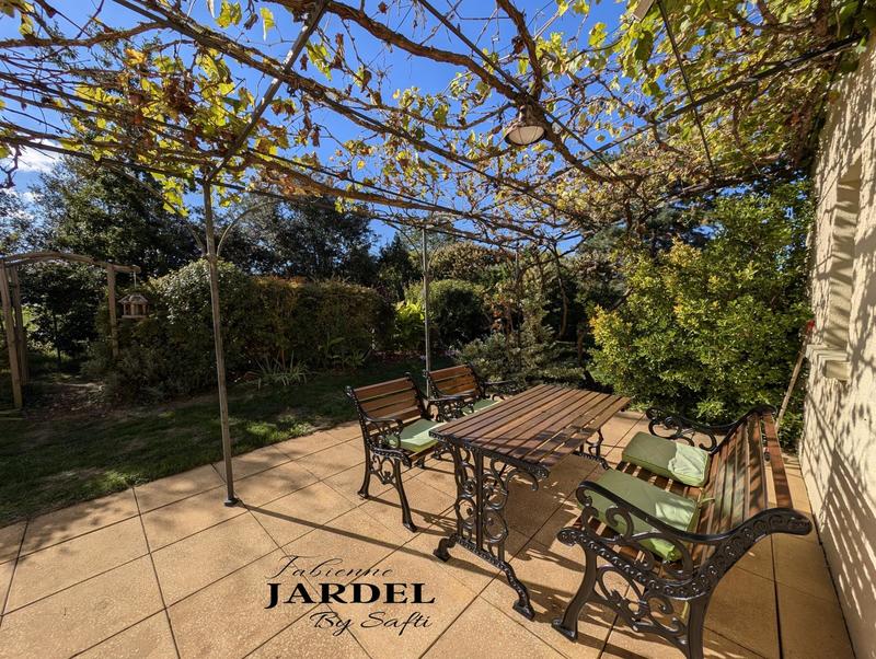 Maison - 170 m² - 6 pièces