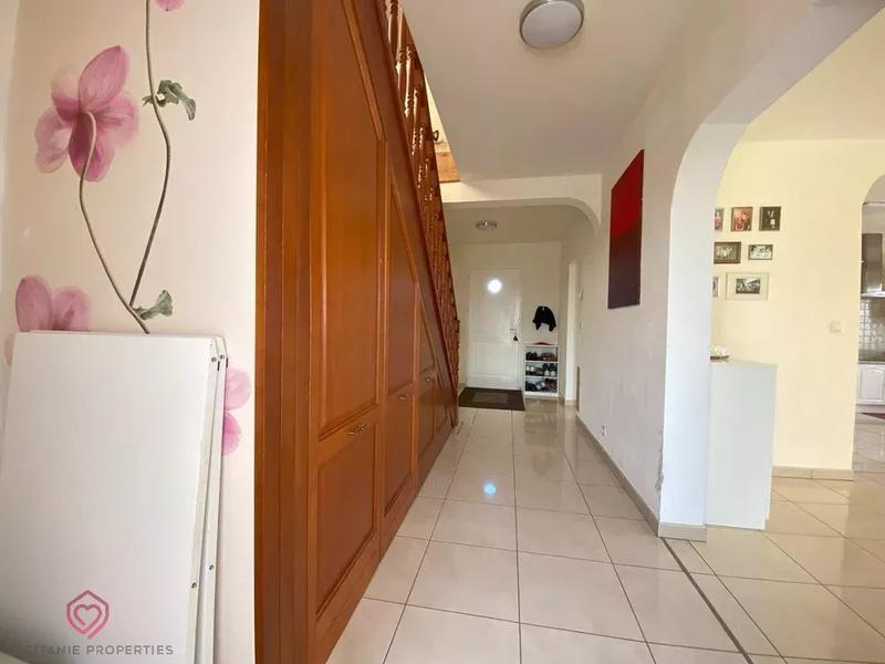Maison - 215 m² - 5 pièces