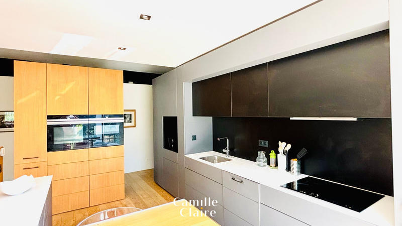 Maison - 240 m² - 5 pièces