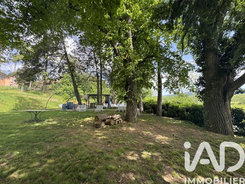 Maison - 217 m² - 8 pièces