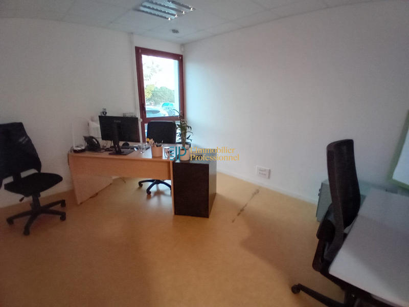 Bureau - 764 m² - 19 pièces