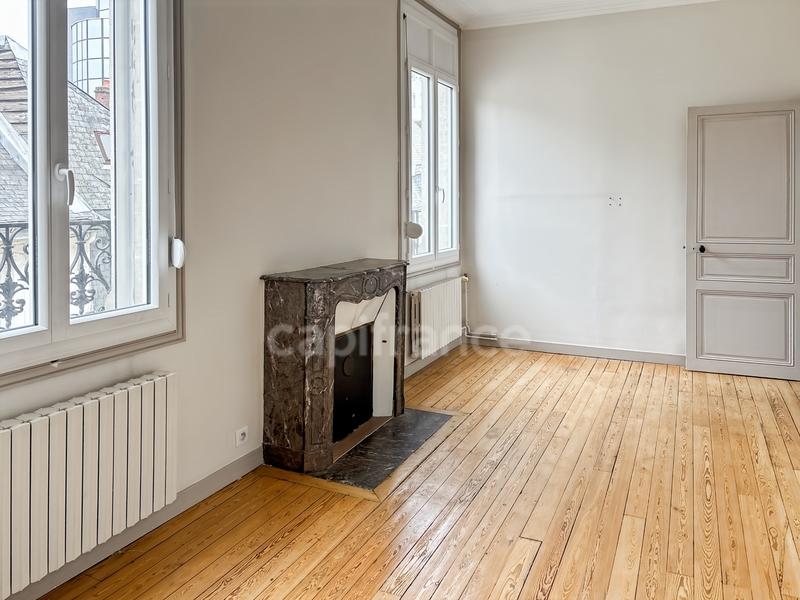 Appartement bourgeois - 86 m² - 4 pièces